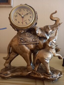 Čašník dekorácia.Hodiny. - 8