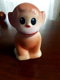 staré hračky bábika,  domiešavač, ČZ prasa, MONTI, buld..... - 8