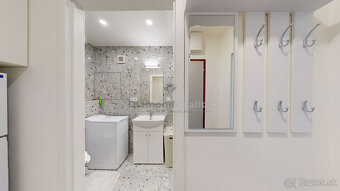 Na predaj pekný, prerobený 2 izbový byt, ulica Húskova, Koši - 8