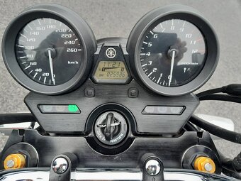 YAMAHA  XJR1300 - 8