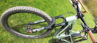 Celoodpruženy horský bicykel FOCUS THRON 6.9 - 8