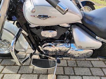 Suzuki C 800 VL 800 Intruder - 8