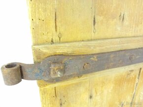 Staré drevené dvere s rúčkou - dekorácia na stenu - door - 8