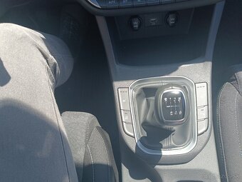 Hyundai i30 1.5i CVVT Play - 8