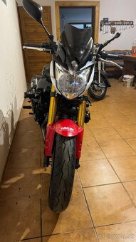 Yamaha FZ8 Fazer - 8