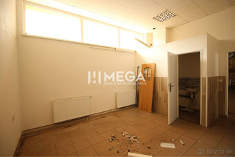 ZNÍŽENÁ CENA - Na prenájom - Lukratívny priestor v centre me - 8
