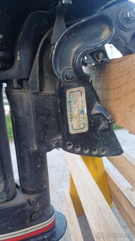 Motor Evinrude - 8