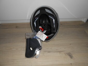 Predam krasnu novu moto prilbu znacky SHARK EVO GT SEAN - 8