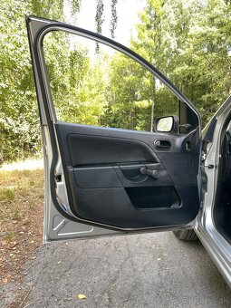 ✅Ford Fiesta 1.3i 2003 - 8