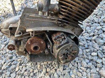 Motor na Jawa 250 / 559 - 8