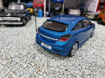 model auta Opel Astra H OPC 2006 Otto mobile 1:18 - 8