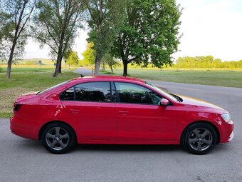 Volkswagen Jetta 2.0 TDI CR Facelift - 8