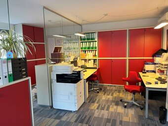 NA PREDAJ NADŠTANDARDNÉ KANCELÁRSKE PRIESTORY CENTRUM TRNAVY - 8