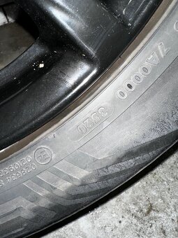 5x108 R17 7,5J ET47 + 235/55 R17 Vredestein celoročné - 8