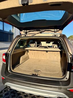 Volvo XC70 Cross Country 5D AWD - 8