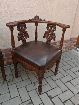 Starožitné rohové vyrezávané stoličky - 8