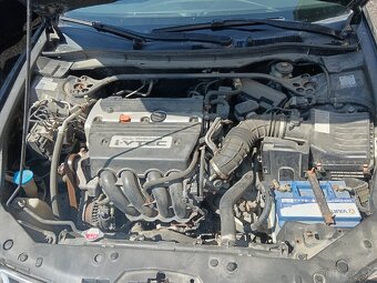 Honda accord 2.4 benzín 2010 - 8