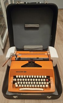Kufrikový písací stroj Consul 2223 1988 - 8