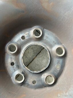 Plechové disky 16” aj s puklicami - 8