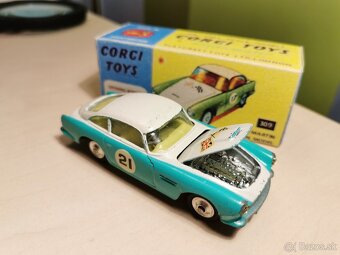 Corgi toys Aston Martin competition - 8