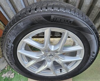 Atraktívna, orig. zimná sada VOLVO - 5x108 r17 + 235/60 r18 - 8