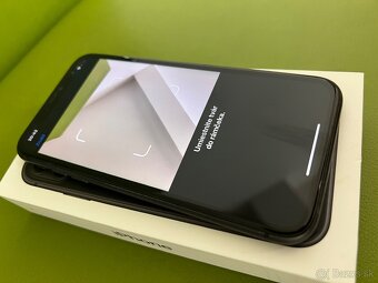 iPhone 11 64GB Black - 8
