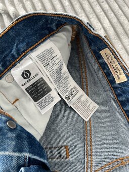 Levi's - Riflové krátke nohavice dámske, veľkosť 28 - 8