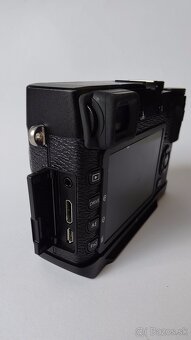 Fujifilm X-E2 + grip MHG-XE - 8