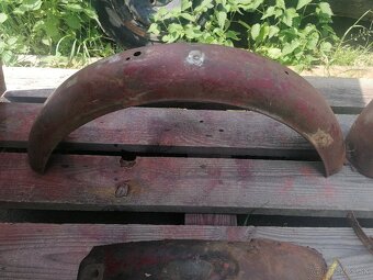 Zadný blatník na Jawa 250/ 350 perák - 8