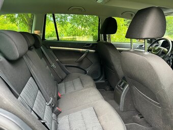 Škoda Octavia 1.6 TDI 2012 Bluetooth Senzory Výhřev Rozvody - 8