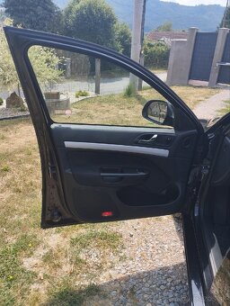 Predám Škodu Octavia Combi 1.6 TDI CR - 8