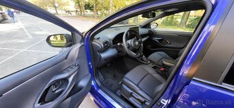 Toyota Yaris Hybrid 2025 - executive - 8