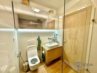 Slnečný rodinný dom v centre mesta VK + 3D obhliadka - 8