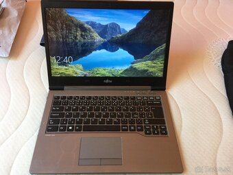 Predám notebook Fujitsu LIFEBOOK U Series - 8