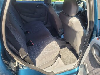 Predam opel corsa comfort 1.0 benzín kw 43 r.v 2002 - 8