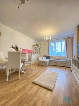 Bezbariérový,  2.izbový byt s predzáhradkou a garážovým stát - 8