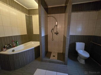 Rodinný dom v malebnej obci Medvecké - 8