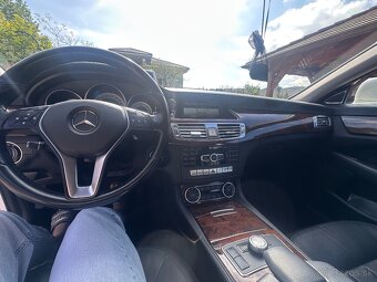 Mercedes CLS - 8