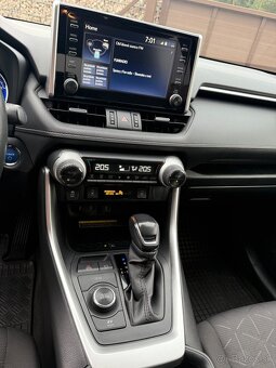 Predám Toyotu Rav4 2,5 Hybrid AWD - 8