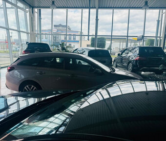 Hyundai i30 CW 1.6CRDi, Automat, SK ŠPZ - 8