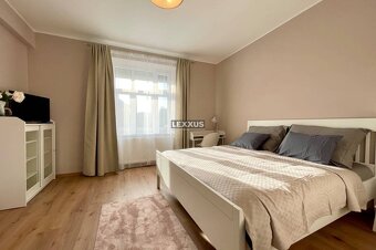 | NADŠTANDARDNÝ zariadený 3i byt pri Horskom parku,BA I.,79 - 8