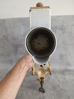 Krásný zdobený mlýnek na strouhanku JUGENDSTIL - 8