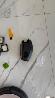 Irobot roomba i7 so stanicou - 8