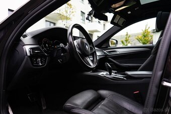 BMW 540i xDrive Touring - 8