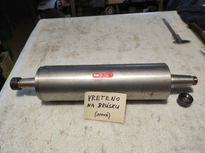 Vodiace skrutky a vreteno brúsky, suporty, štítky - 8