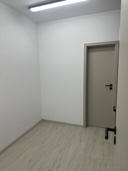 Prenájom kancelárskych / obchodných priestorov - 8