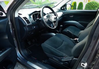 MITSUBISHI OUTLANDER 2.2DI-D 7miest 4x4 115kW STK - 8