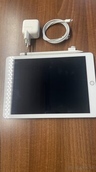 Predám iPad 6. gen 128 GB s Apple Pencil 1. gen - 8