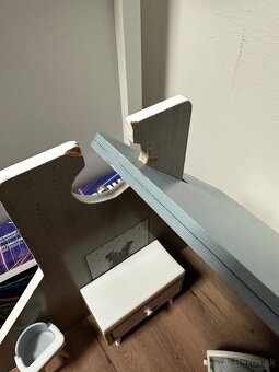 Dreveny domcek pre bábiky s prislusenstvom - 8