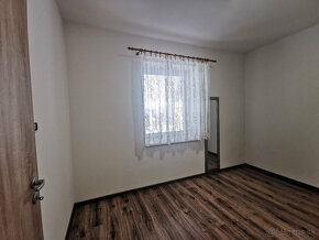 Priestranný 2 izbový byt s loggiou a veľkou pivnicou - 8